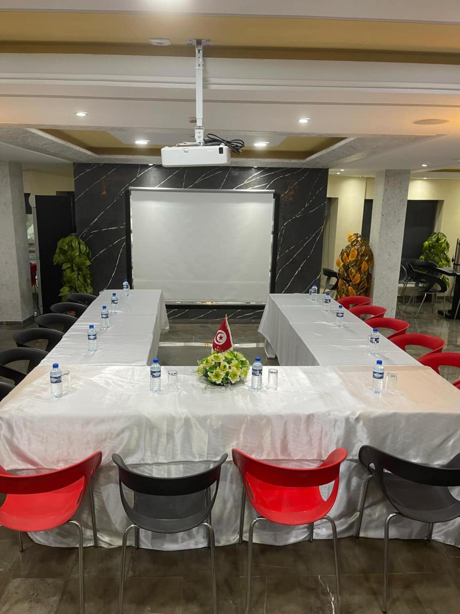 Le Parisien Tunis Hotel Kültér fotó